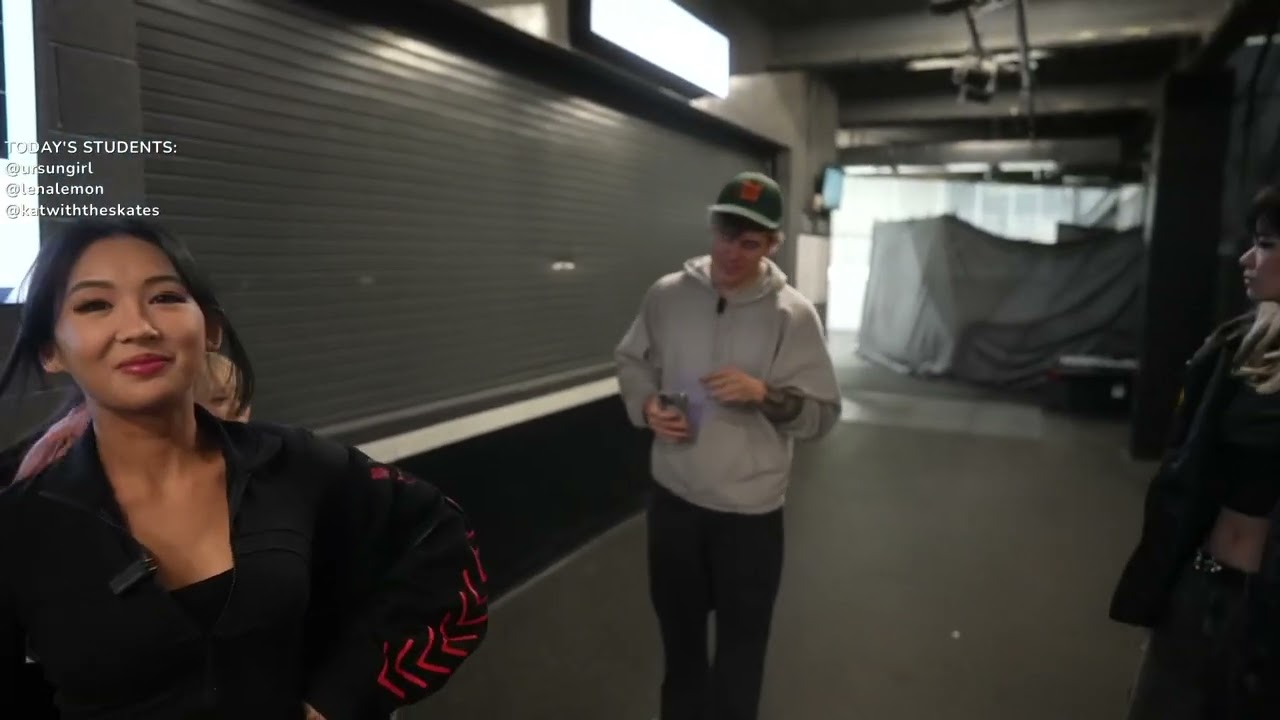 TEACHING FIGURE SKATERS TO PLAY HOCKEY ft. @ursungirl @lenalemon & katwiththeskates - 10/21/25