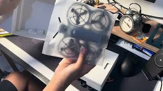 unboxing DJI Neo 2