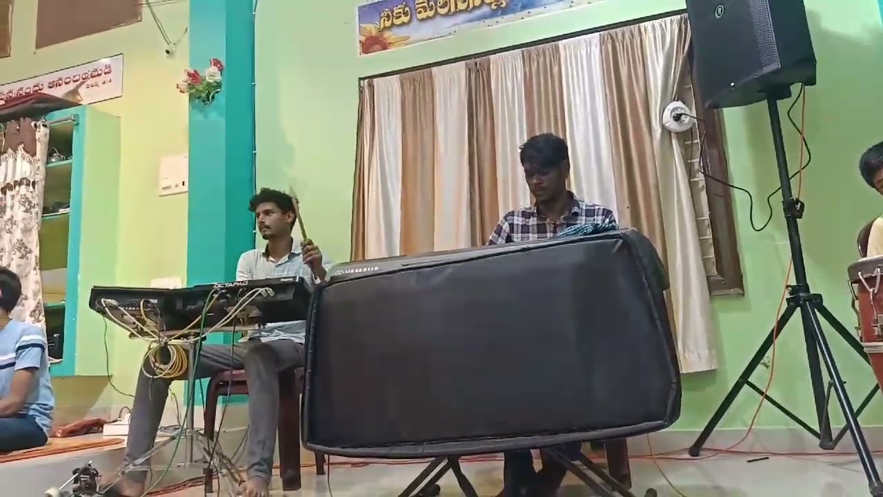 john Solomon key board player, God bless you your health and carrier 🙏🙏🙏🙏(2)