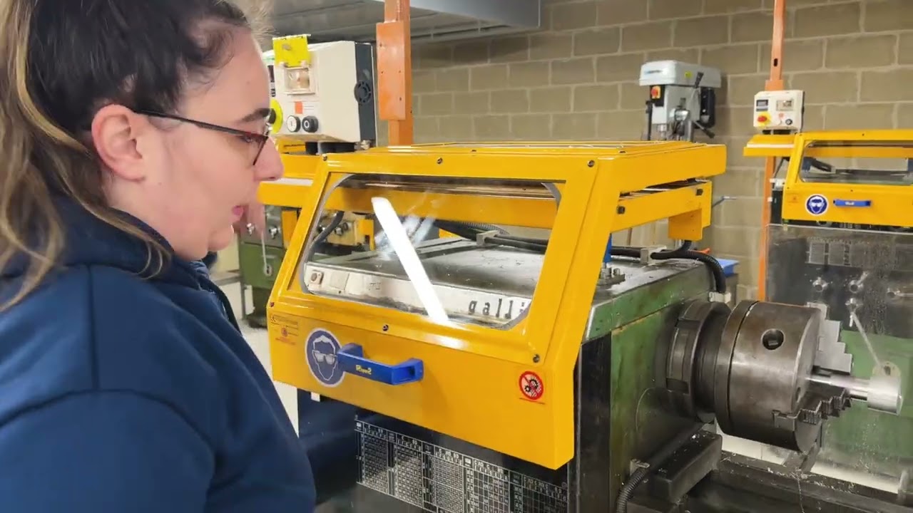 Institut provincial Thomas Edison Charleroi - Fiorine, technicienne en systèmes d'usinage