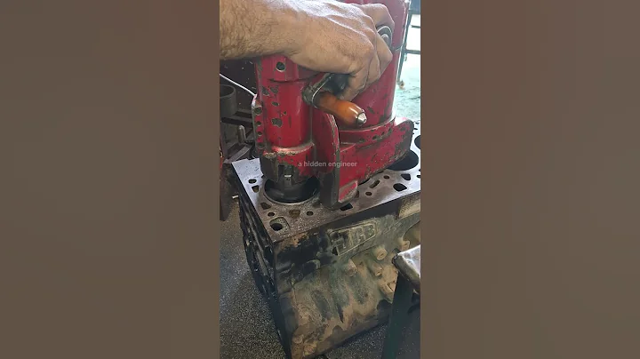 sleeve cutting #workshop #toptrending #expert #mechanic #engine #jcb #machine