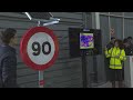 Saobraćajni znakovi koji otapaju led i snijeg (VIDEO)