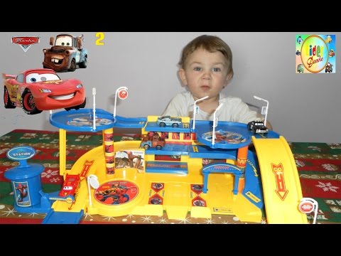 Распаковка машинок. Автотрек "Тачки 2" Видео для детей.