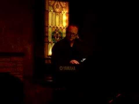 在 YouTube 上观看 In The Light - Charlie Peacock