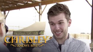 Chrisley Knows Best | Season 6, Episode 19 Sneak Peek: Chase Is OBSESSED With Candles