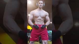 Hot Lean Muscle Arabian Man Flexing at Gym Shirtless @Omar Albatal