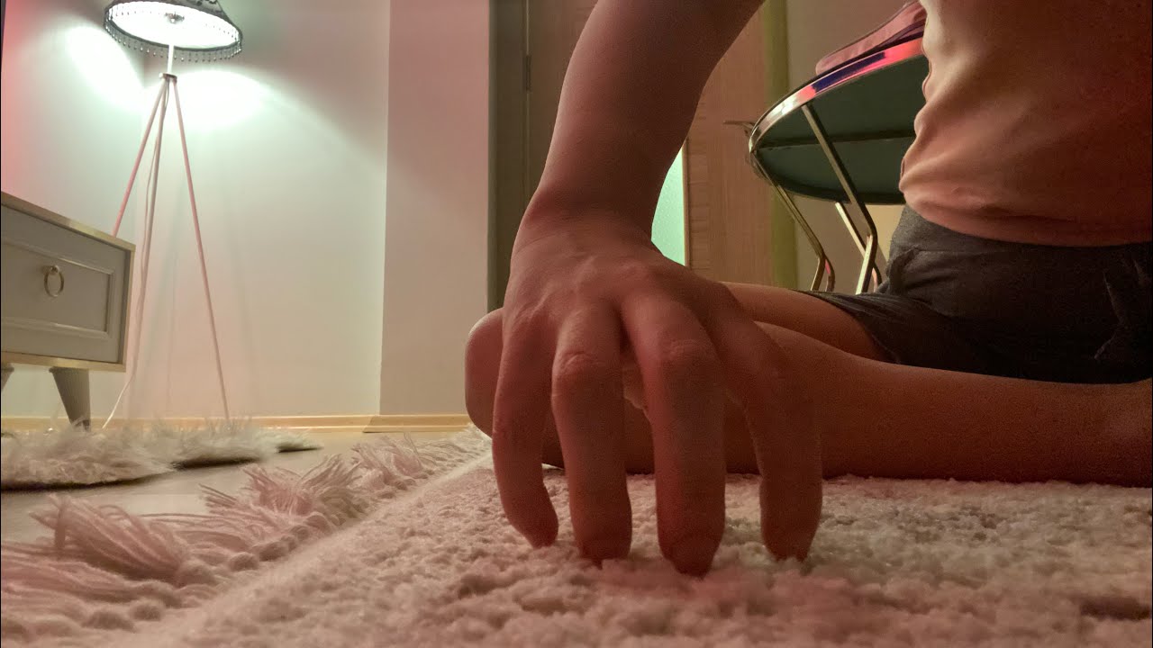 Asmr | Kaşı kaşı eşliğinde halı sesleri ve scratching