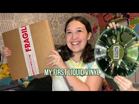 Unboxing My FIRST Liquid Vinyl | Kacey Musgraves Deeper Well Deluxe Edition