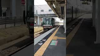 琵琶湖線安土駅にて、223系普通高槻から快速、姫路行き