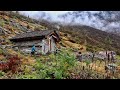 cabin in autumn, in the rain, at 1800 meters with Jessica and Oliviero.