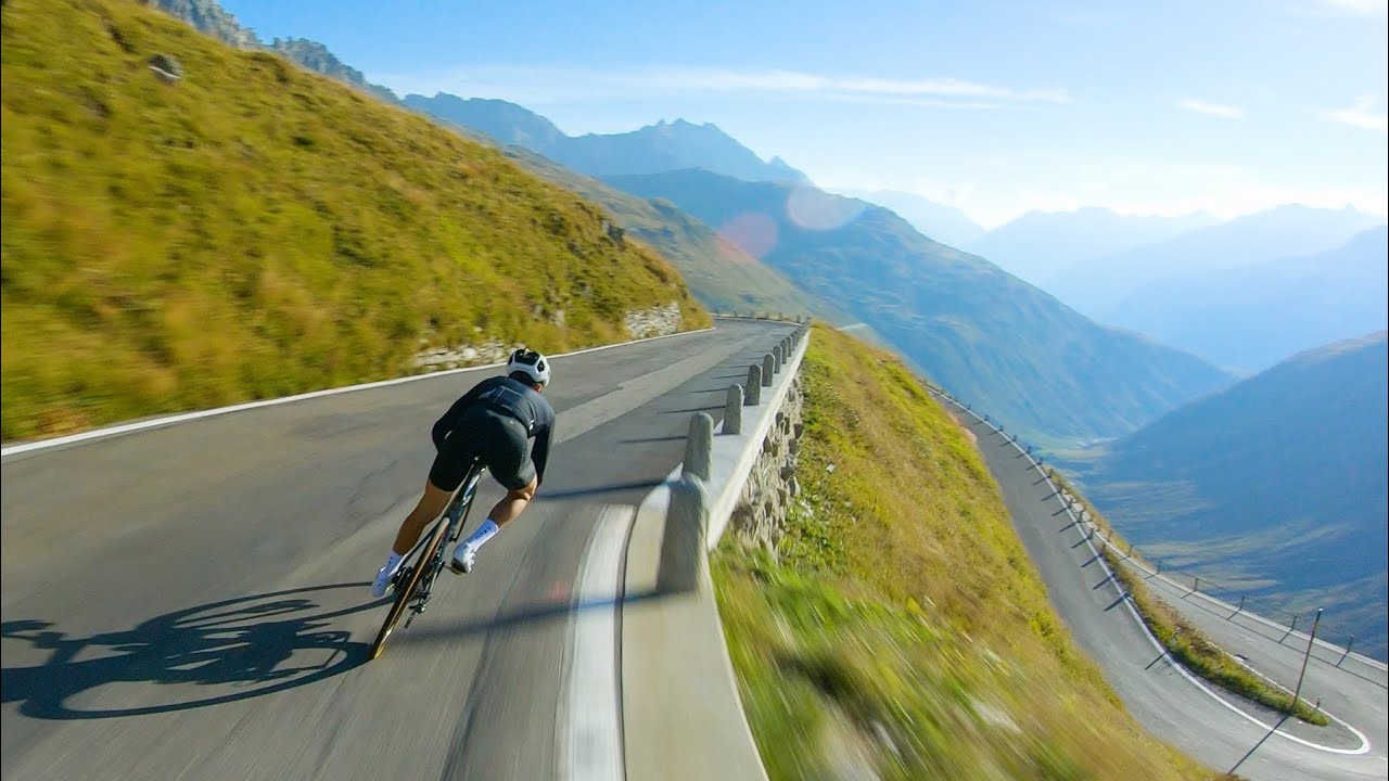 Tom Pidcock drops a descending masterclass during Stage 12 of 2022 Tour de France | Eurosport