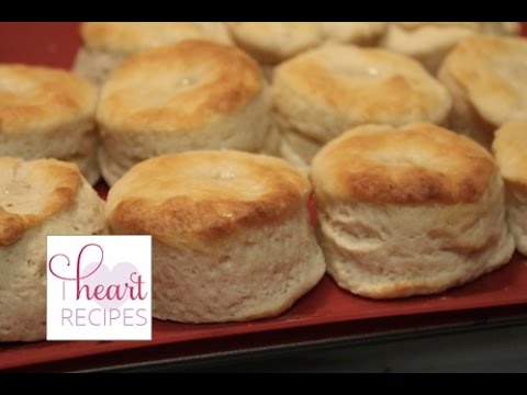 Easy Southern Buttermilk Biscuit | I Heart Recipes