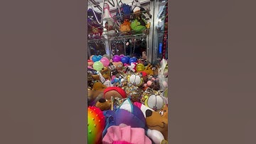 TOTAL FAIL 😩 in the claw machine #shorts #clawmachine #arcade #daveandbusters #
