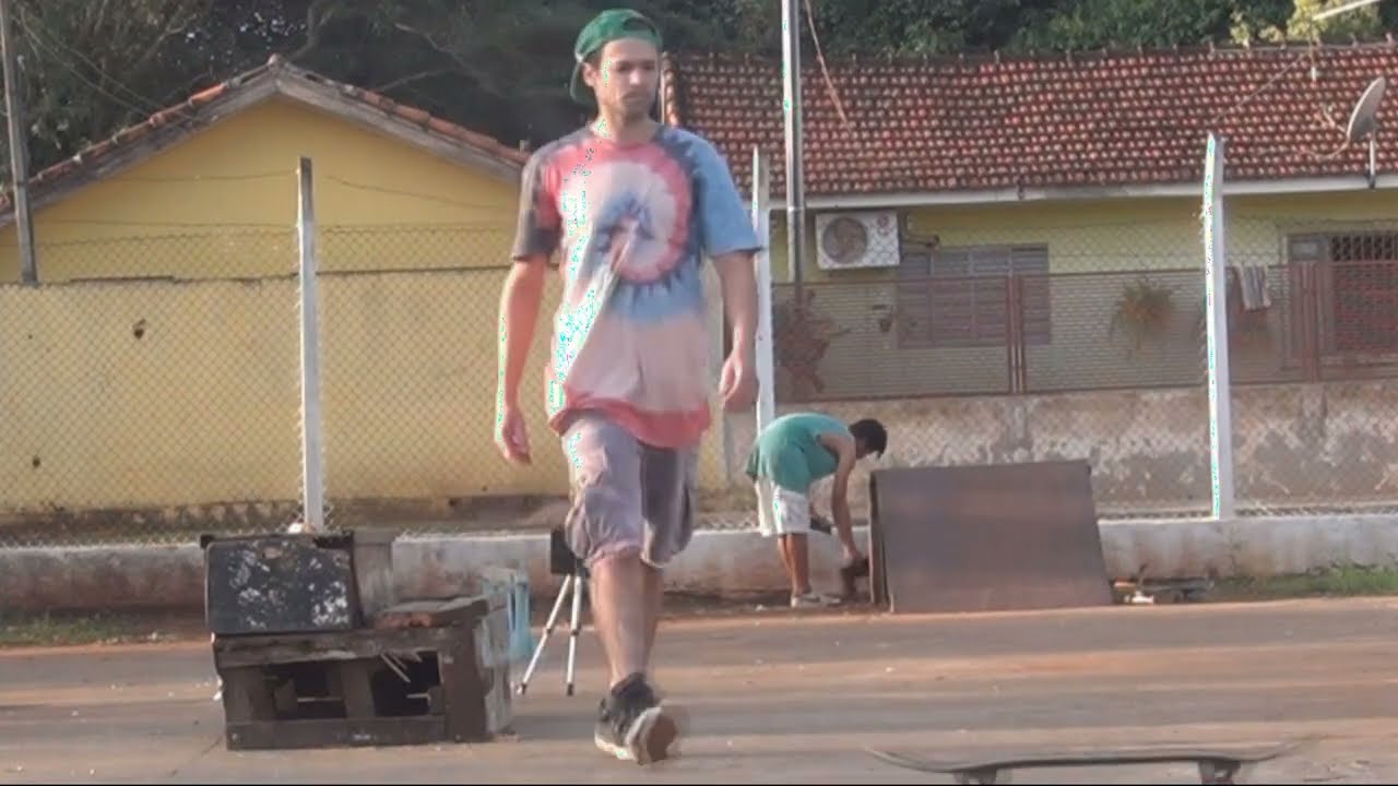 SWITCH BARLEY GRINDS /switch 180 frontside smith grind