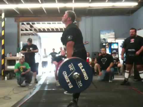 Scott Burgess with 800 lbs