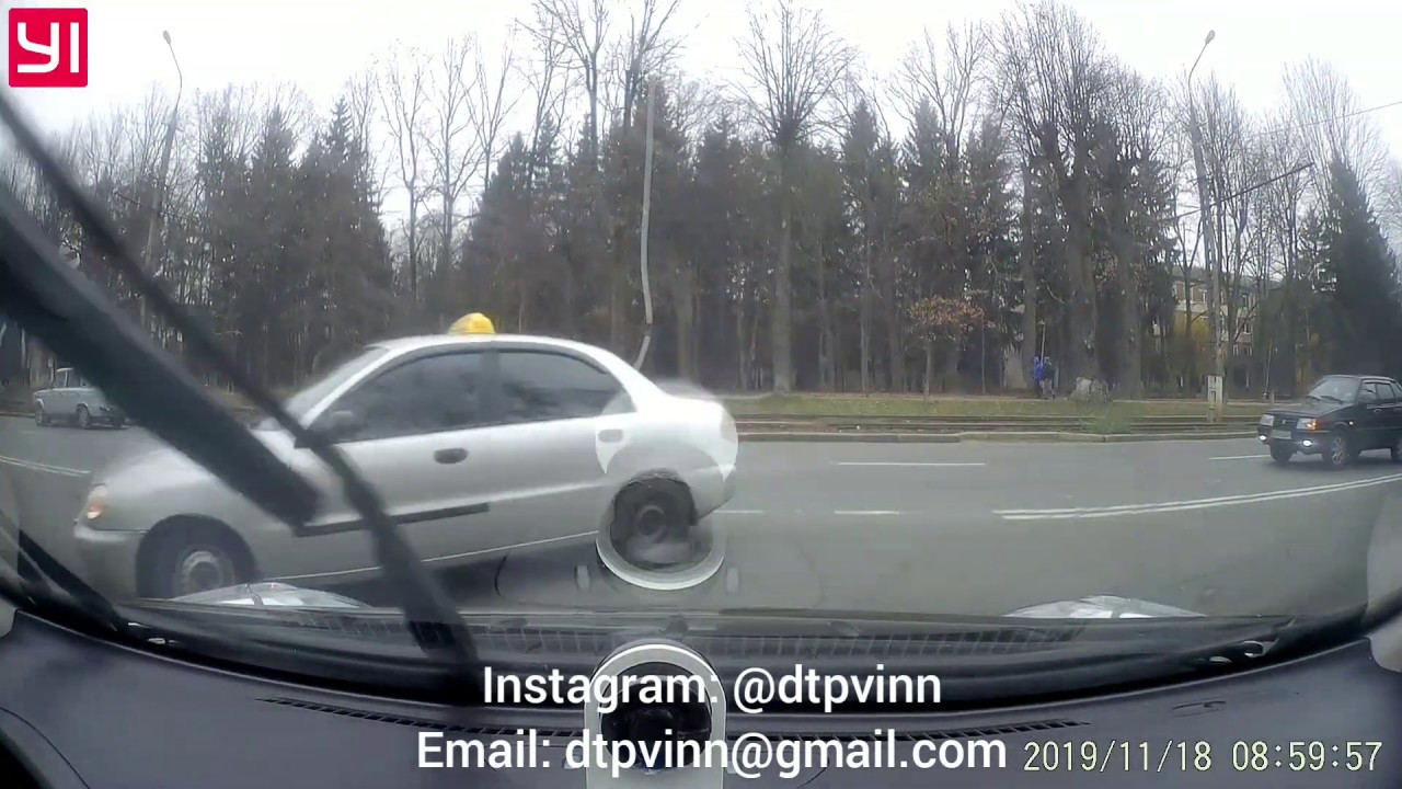 Автомобиль перекрыл выезд