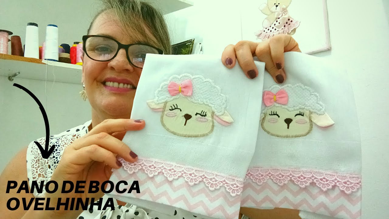 PANO DE BOCA COM APLIQUE OVELHINHA