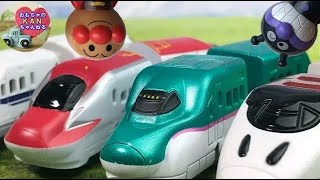 ガチャガチャの電車☆カプセルトイの新幹線をアンパンマンやバイキンマンと一緒に開封しよう【ウピさん＆upisch】