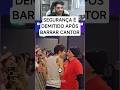 segurança perde o emprego depois de barrar o cantor que estava na plateia