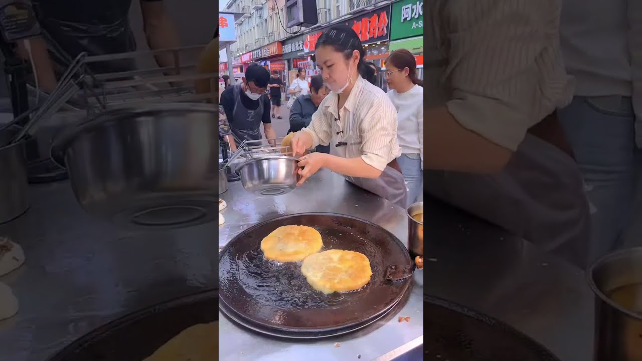Set up a street stall to make and sell scallion pancakes to make money