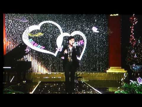 Do Thanh sings for valentine 2011 for Vietnamese V...