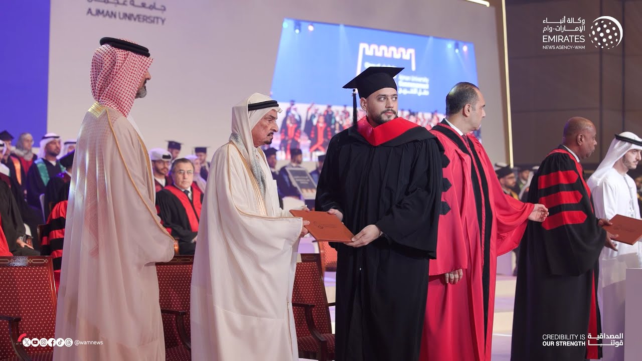حميد بن راشد يشهد حفل تخريج الفوج الأول لعام 2025 من طلبة جامعة عجمان