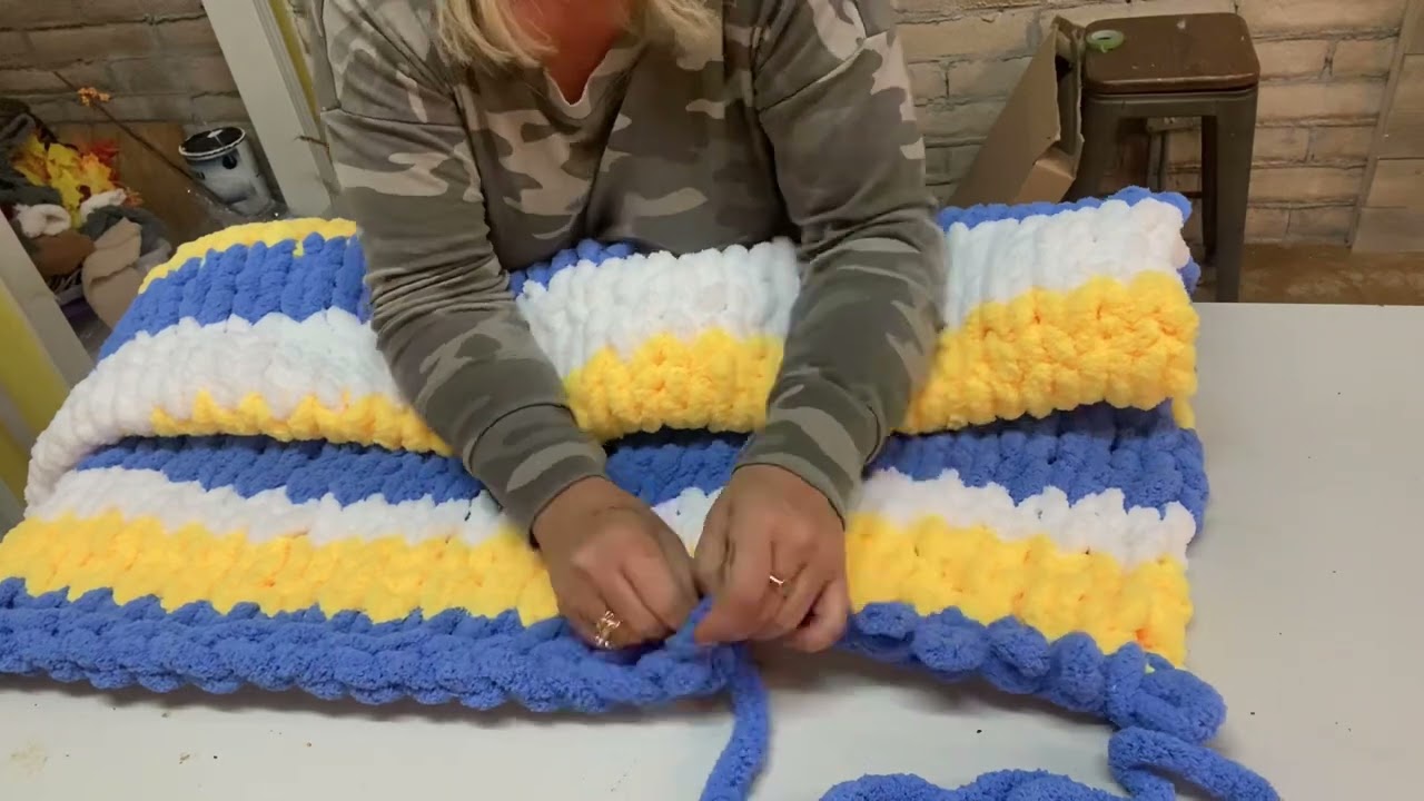 How to Knit a Chunky Blanket for Beginners: No Needles Required