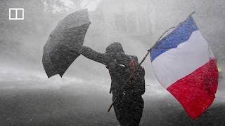 What are Chinese netizens saying about the French protests?