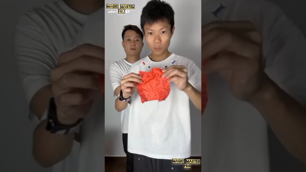 "MIND-BLOWING MAGIC TRICK! Cloth disappear Wow 😱😱| Magic Master Pro" 