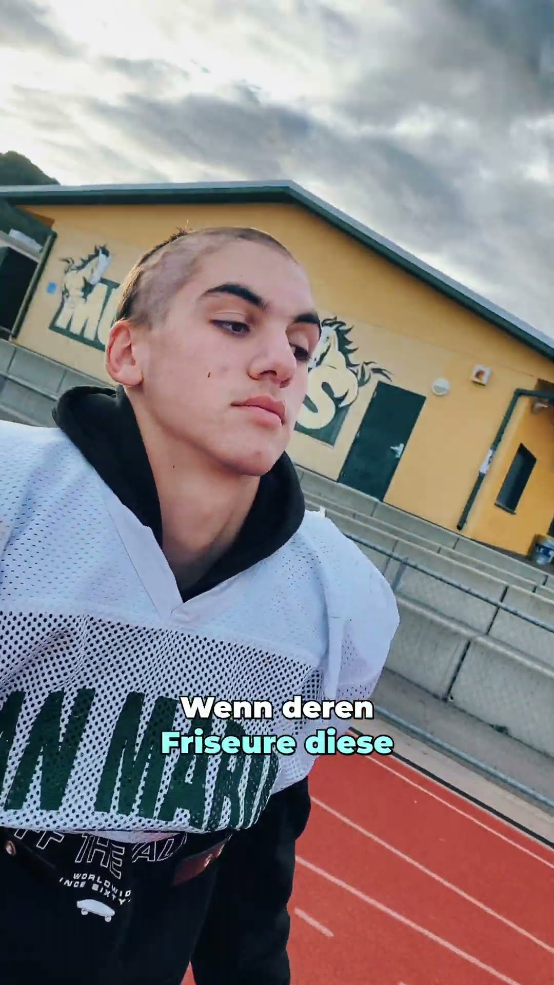 Sie schnitten sich gegenseitig die Haare ️🤣 - YouTube