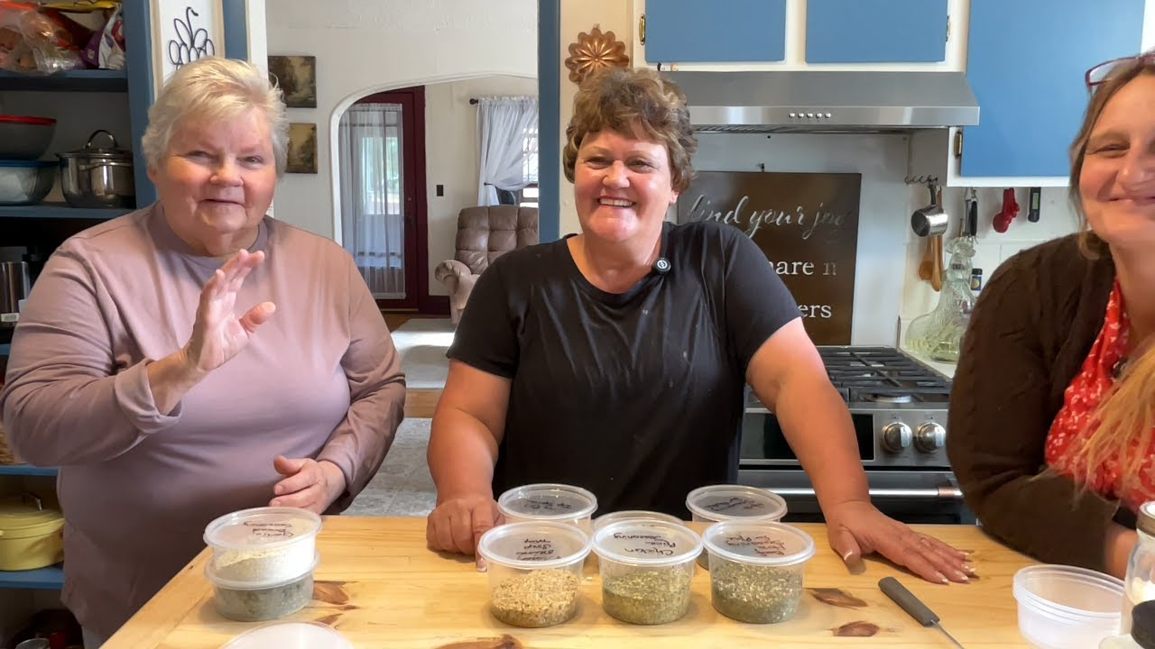 5 лучших смесей специй и трав, которые обязательно должны быть в вашей кладовой | Заполнение клад...