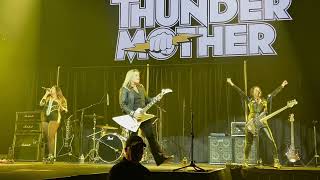 Thundermother - Black and Gold (LIVE, 2022-10-15, Tacoma Dome, Tacoma, Wa)