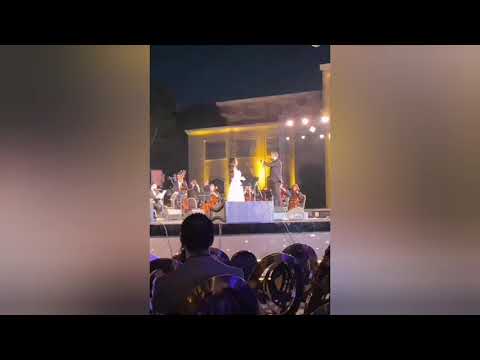كارمن سليمان تغني لينا رقصه على مسرح دار الأوبرا