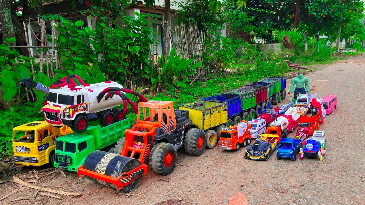 wadidaw ‼️ Truk oleng bongkar mobil mobilan, excavator, Truk molen, kereta api, mobil balap