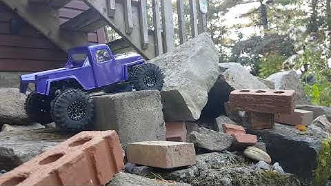 UGRC PREDATOR REDCAT GEN 8 FIRST CRAWL!