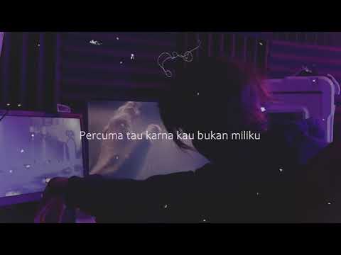 Eyes blue or brown can't remember terpikat senyummu (iseng doang bkin ini)