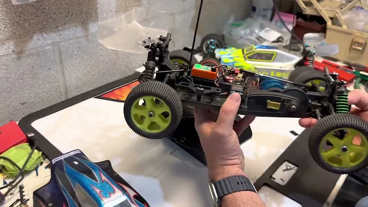 Vintage Losi XX4 buggy.