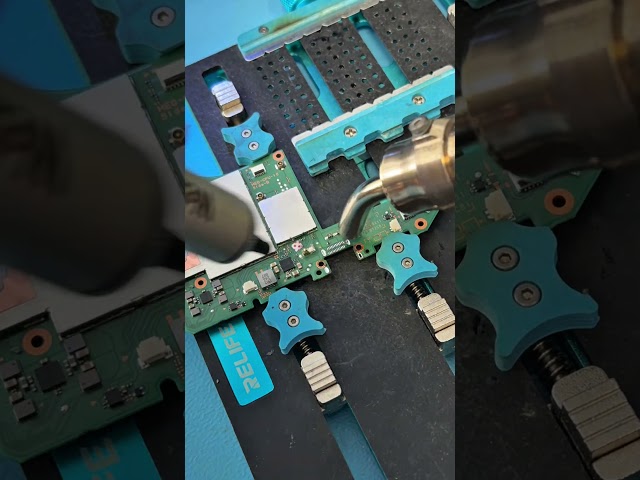 So verarschen euch hersteller 🫪😱 #repair #electronics #repairing #nintendoswitch #gaming #story