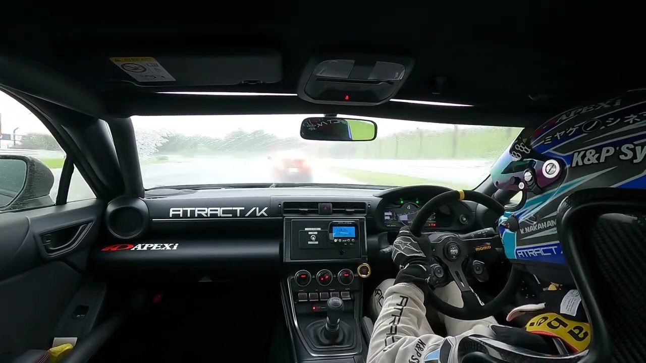 富士スピードウェイ ヘビーウェット レース GR86BRZ