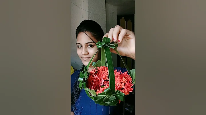 How to made simple basket 🧺 using coconut leaf/palm leaf basket #artandcraft #viralvideo #shorts