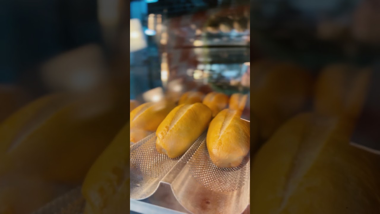 We're addicted.. to freshly baked Banh Mi rolls in the Salva Kwik Co 🔥