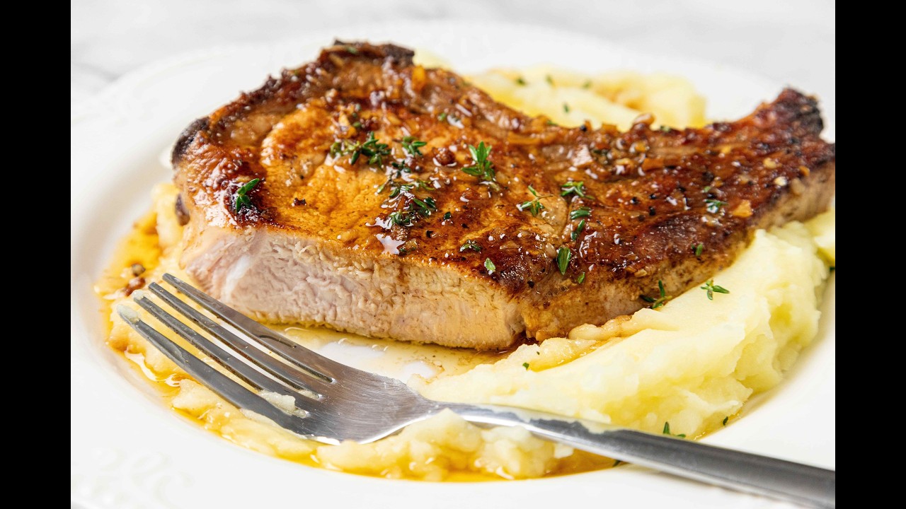 Quick Garlic Butter Pork Chops Recipe (Pan Seared)