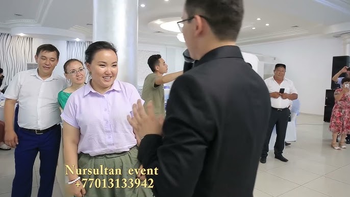 Үйдегі порно мастурбация кончалары Тренни өз мүшесін сорды