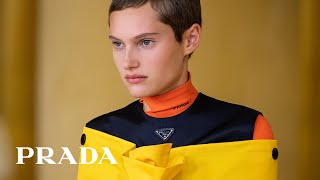 Показ женской одежды Prada весна/лето 2021