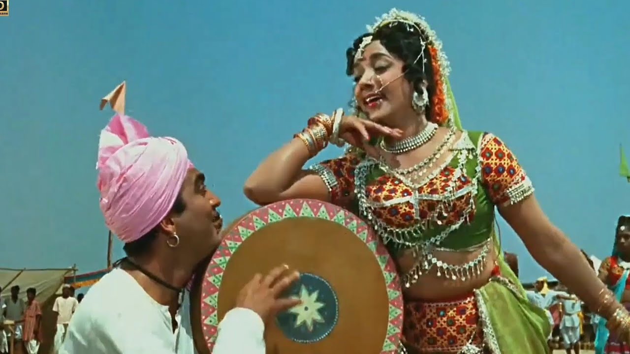Bol Gori Bol Tera Kaun Piya - Milan (1967) 1080p - YouTube