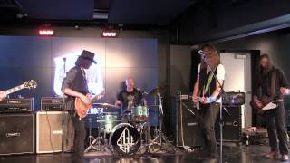Eagle Tears perform "Sweet little thing"