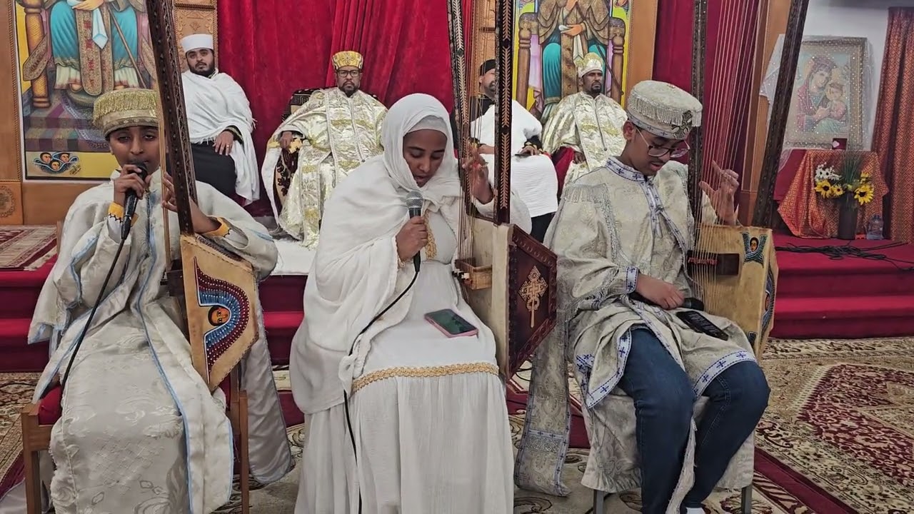 ሰው የለኝም ያለው በሰው የተረሳው እናት ከሁለቱ ዲያቆናት ልጆቿ ጋር ድንቅ የበገና ዝማሬ (2018)