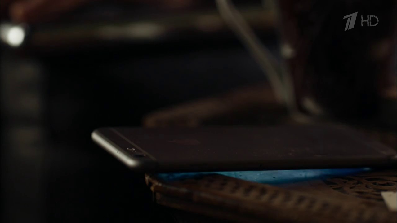 Шерлок при смерти. Смс от Ирен. Разговор Джона и Шерлока об Ирен.