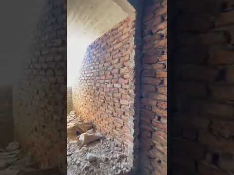 شقه للبيع م محافظه اسيوط الشقه دور خامس مطلوب ٢٠٠ الف 