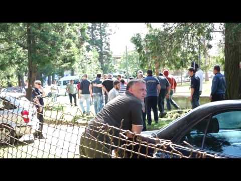 ტელეკომპანია „ოდიშის“ ოპერატორს ქვა და წყლით სავსე ბოთლი ესროლეს